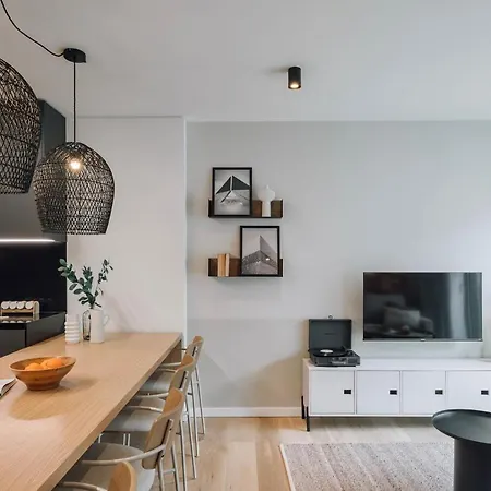 Milfontes - 2 Bedrooms And Shared Pool In Areeiro * Лісабон