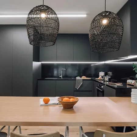 Apartment Milfontes - 2 Bedrooms And Shared Pool In Areeiro Lisbon